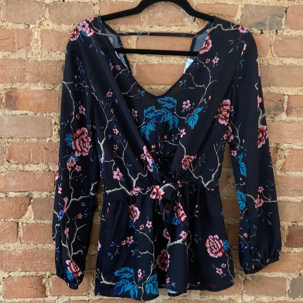 South Moon Under Floral Open Back Peplum Shirt